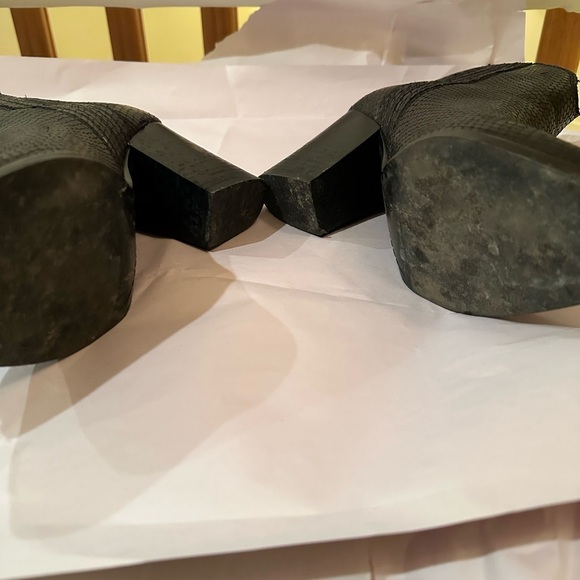 Marc Fisher size 10M booties black - Picture 5 of 5